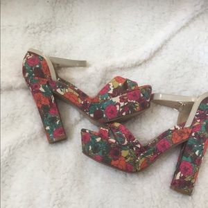 Floral wedge heels